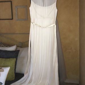 Saja HB6979 ivory silk wedding dress.